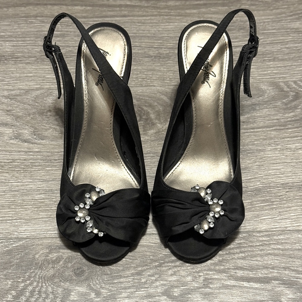 Elegant Black Slingback Heels with Pearl Detail